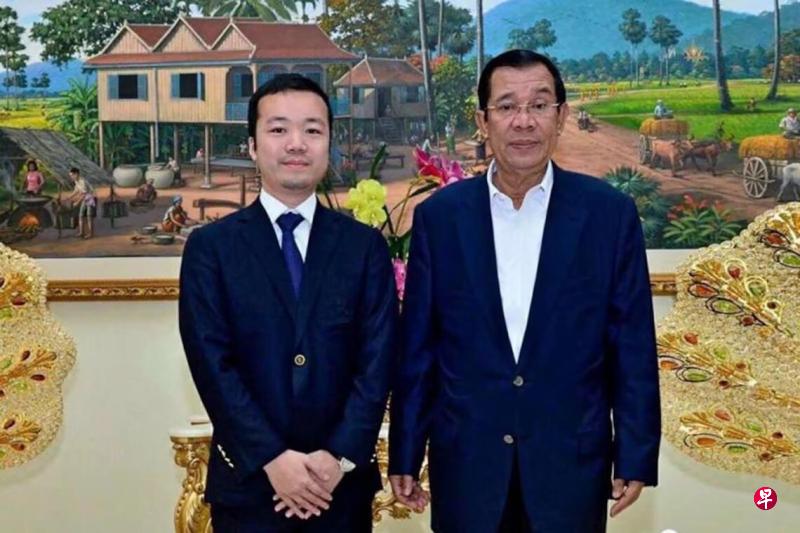 太子集团创办人陈志(左)与柬埔寨前首相洪森合影。(太子集团提供)
